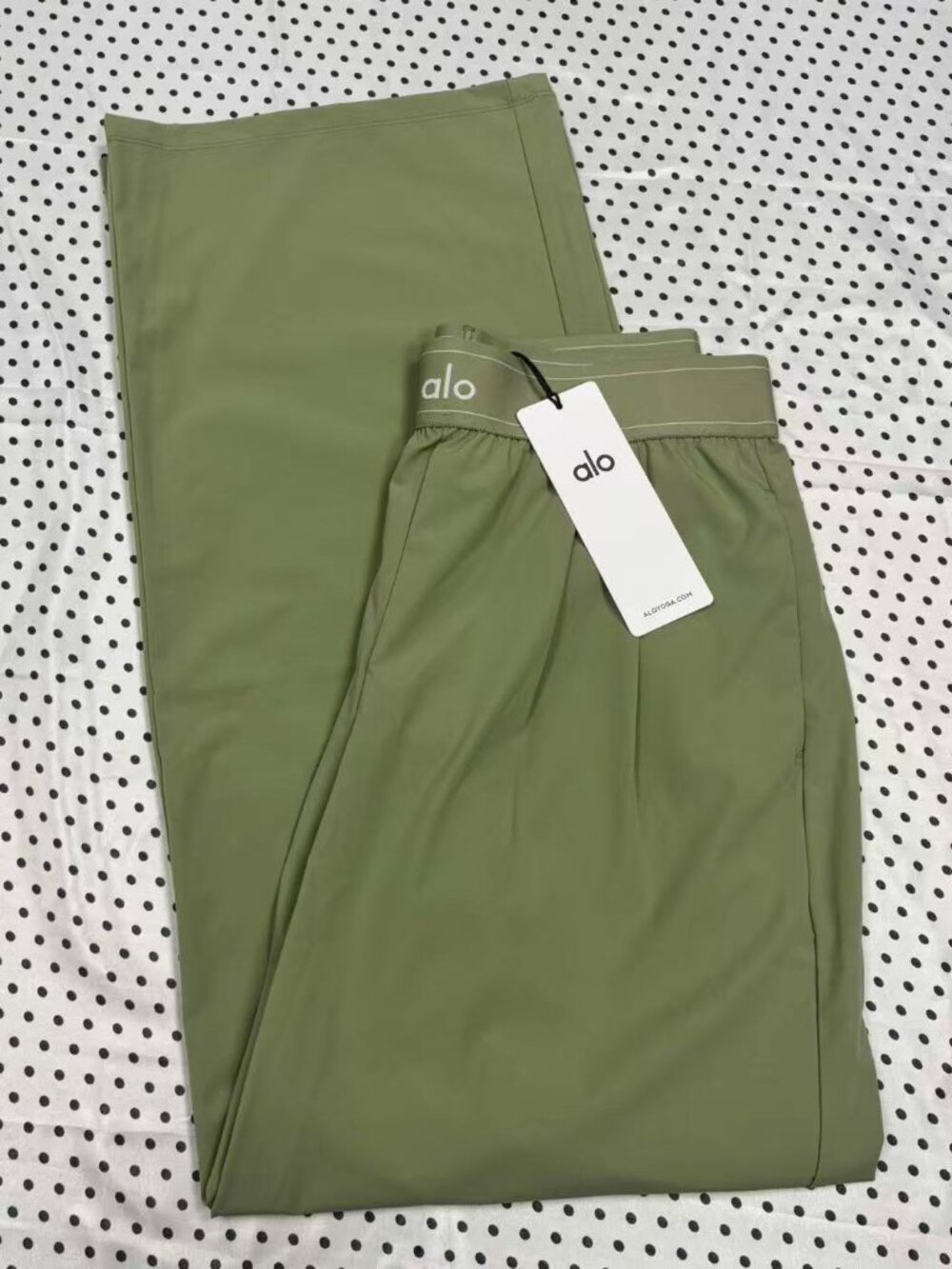 Alo Yoga Dune Grass💚Suit Up Trouser Regular Loose Fit Minimalist and Versatile - Picture 10 of 10